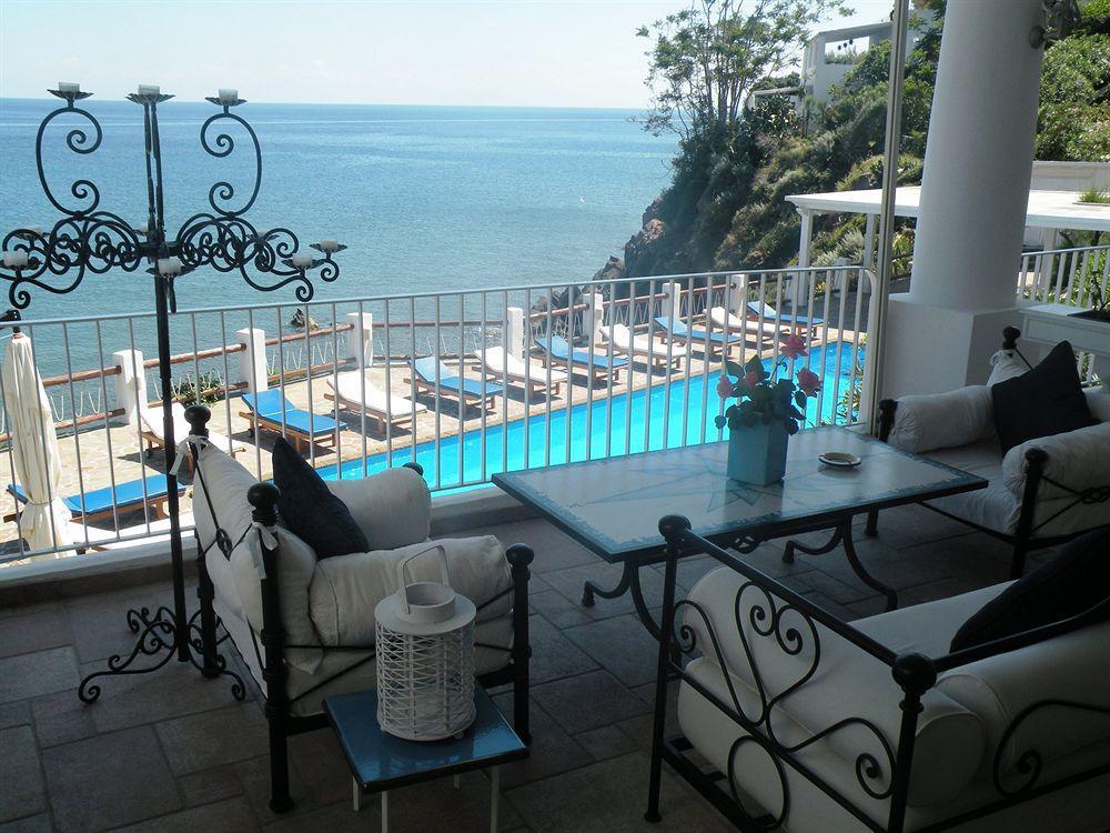 La Piazza Luxury Hotel & Spa Panarea Exterior foto